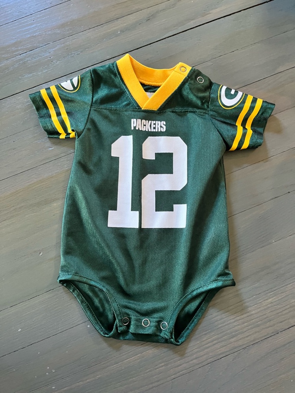 Green 'Packers #12' Infant Bodysuit Aaron Rodgers